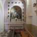 Ci spostiamo ora nella navata di destra nel cui abside  presente un dipinto della Madonna del Rosario col Bambino, circondata da Santa Caterina, Santa Rosa e San Domenico